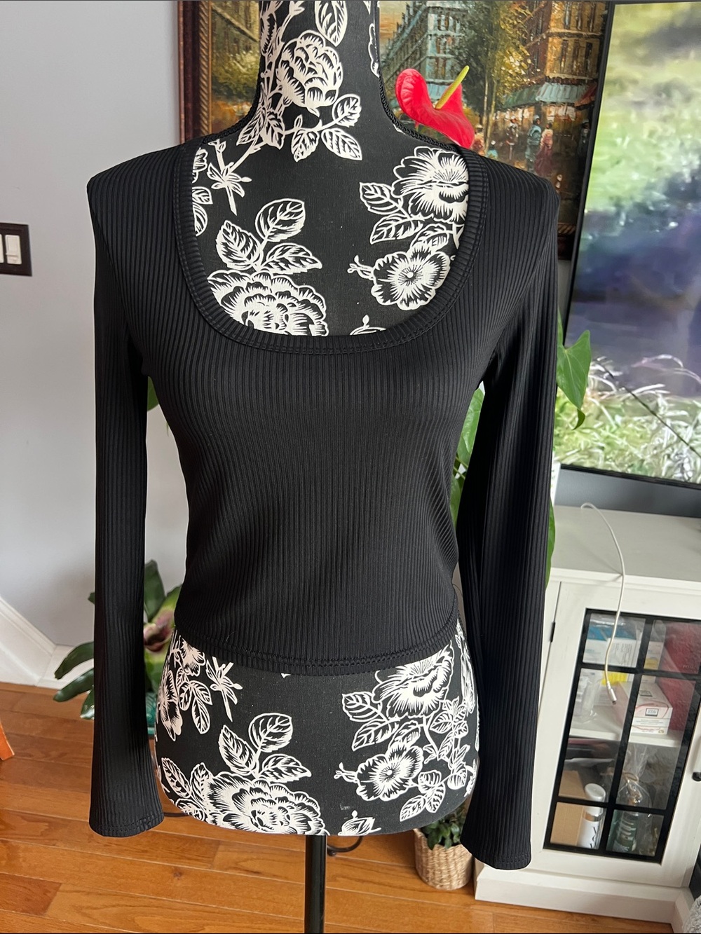 Black Ribbed Long-Sleeve Scoop Neck Top
